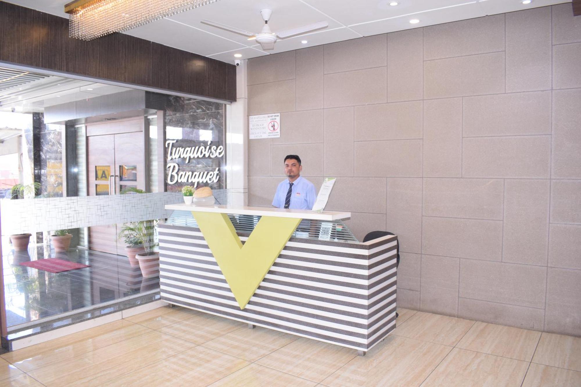 Hotel Viram Pardi Exterior photo